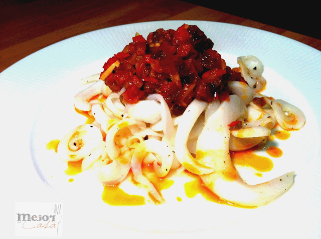 Tallarines de sepia con guiso de chorizo